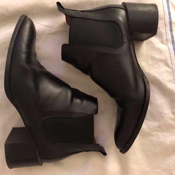 Everlane Shoes - Everlane Black booties
